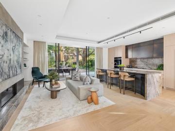 Private Garden Oasis in the Heart of Double Bay Village