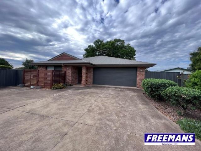 Private gated complex, walking distance to Kingaroy CBD