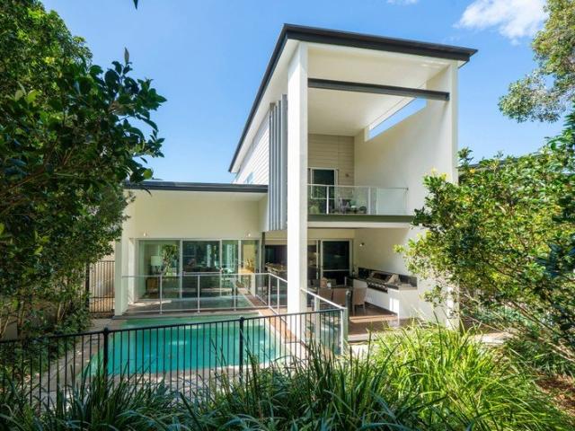 Private Golf Course Luxury in Exclusive Visage
