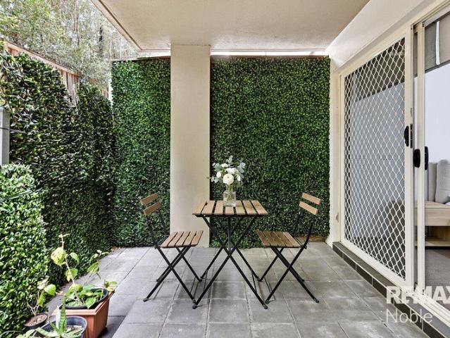 Private Ground Floor Apartment with Two Courtyards