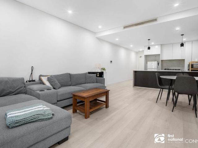 Private Ground Floor Apartment with Courtyard & Resort Style Amenities