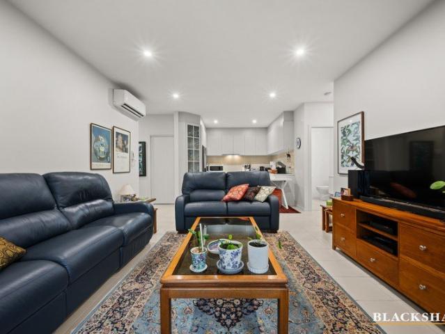 Private Ground Floor Living with Generous Courtyard