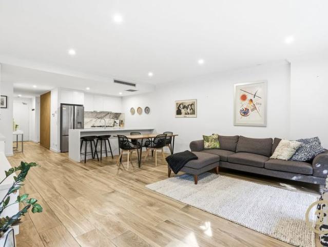 Private Ground Floor Sanctuary in a Convenient North Kellyville Location !
