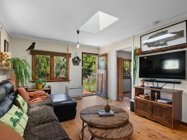 Private Haven Stones throw from the Beach