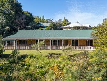 Private Highvale acreage with stunning mountain views