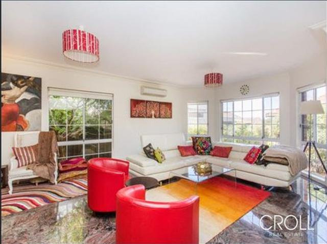 Private hideaway, great entertaining area