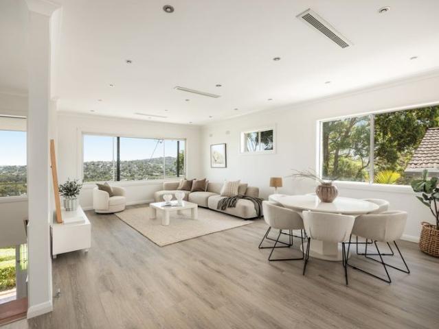 Private Hilltop Family Retreat with Ocean Views & Self Contained Apartment