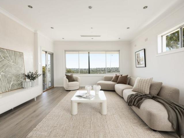 Private Hilltop Family Retreat with Ocean Views & Self Contained Apartment