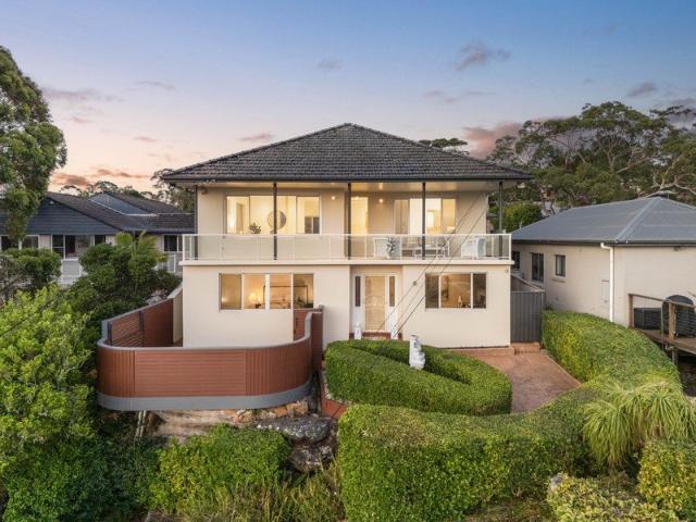 Private Hilltop Family Retreat with Ocean Views & Self Contained Apartment