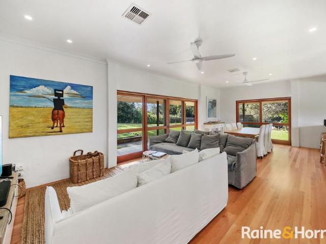 Private Hinterland Oasis Spacious Home with Pool & Stunning Mt Coorora Views