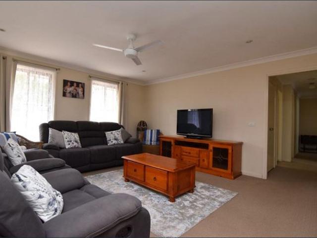 Private Home Close to Bathurst CBD