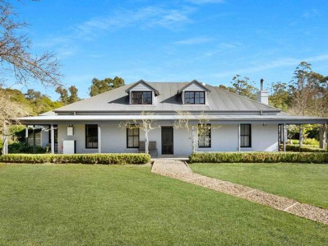 Private Homestead Minutes from Village