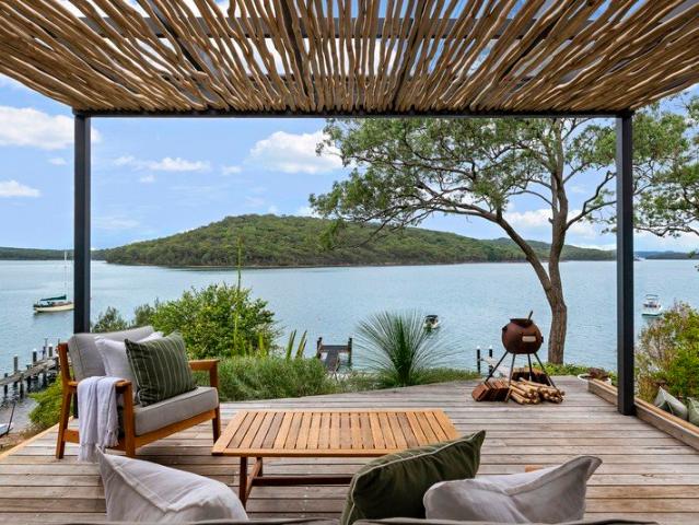 Private Jetty, Deep Waterfront, Exceptional Address