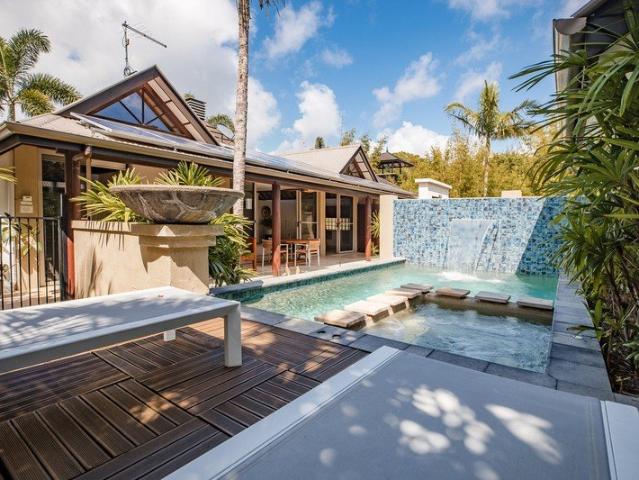 Private Luxurious Villa Moments from Byron's Beaches