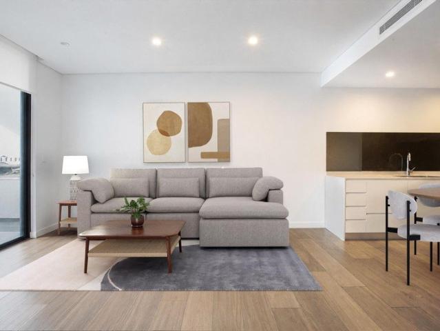 Private & Luxurious Welcome to the Cornerstone Apartments