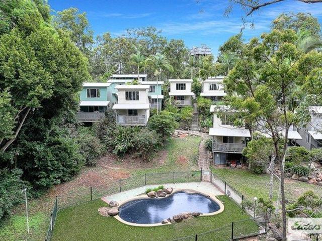 Private Lake Front Holiday Getaway or Investment Property