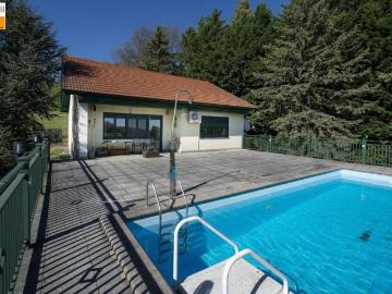 Haus zum Verkauf in 2392 - Schwimmbad