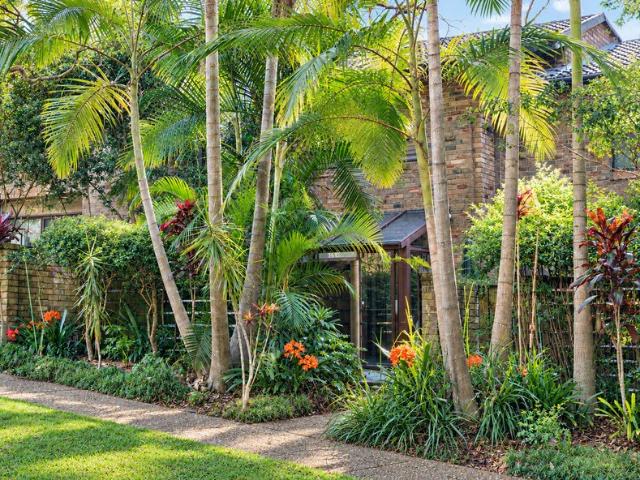PRIVATE, LEAFY, & FULL OF CHARACTER A TOWNHOUSE LIKE NO OTHER