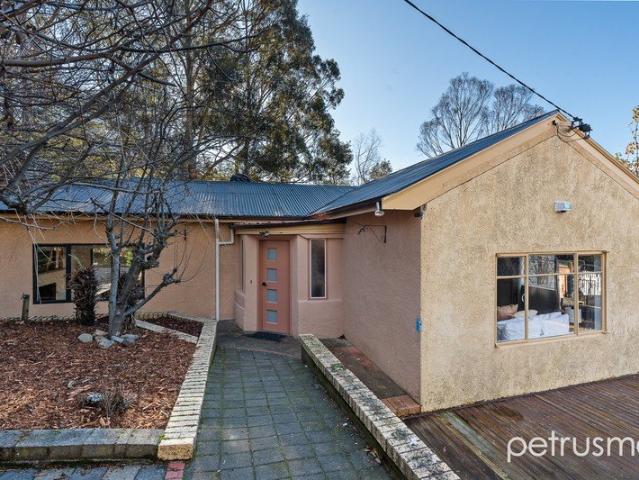 Private, leafy & tranquil yet so close to CBD