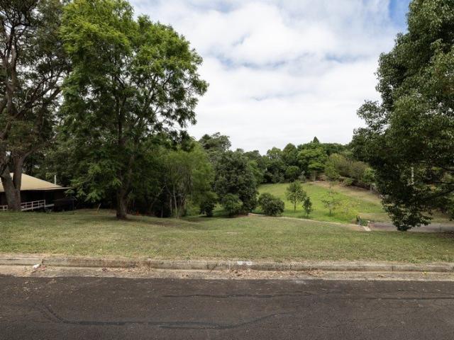 1,860m2 Allotment with Character + Quiet Mount Lofty Street