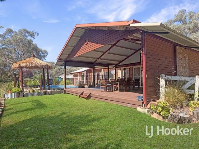 Private Lifestyle Retreat with Stunning Views