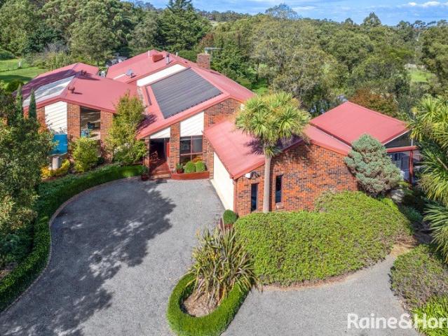 Private Lifestyle Sanctuary on 4.1 Acres Prime Location!