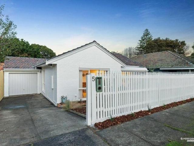 Private Living Close to the Coast