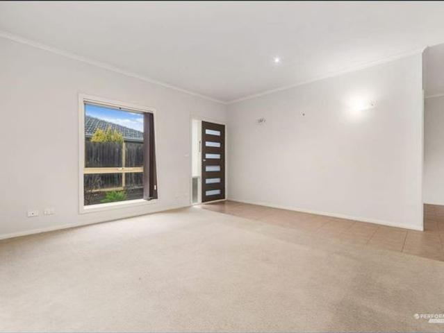 Private Living Near the Coast
