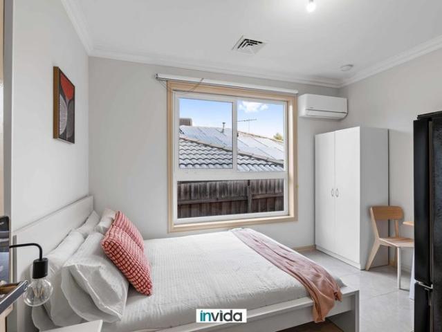 PRIVATE, LOCKABLE ENSUITE ROOM IN ROXBURGH PARK $280 pw/ UTILITIES INCLUDED SMART SHARED LIVING IN A CONNECTED LOCATION! MOVE IN READY!