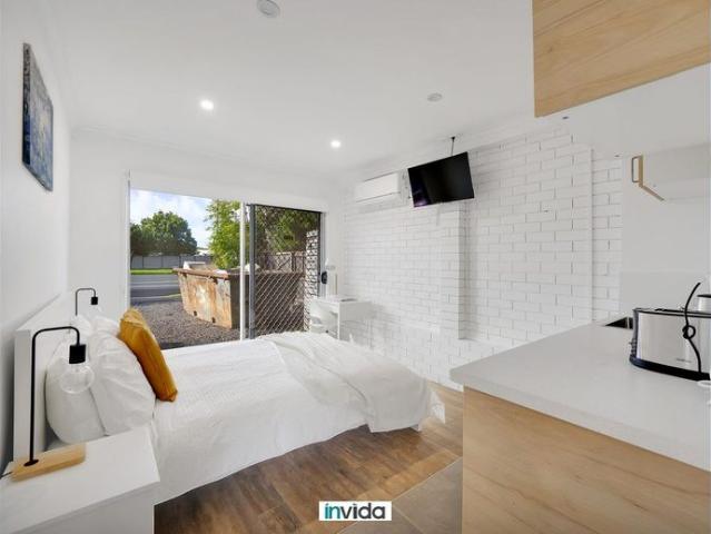PRIVATE, LOCKABLE ROOM INC. KITCHENETTE & ENSUITE PREMIUM SMART SHARED LIVING IN WURTULLA !