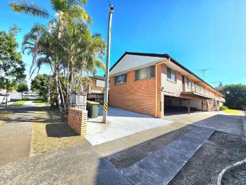Private Lockable Room Short Walk to Westfield Chermside
