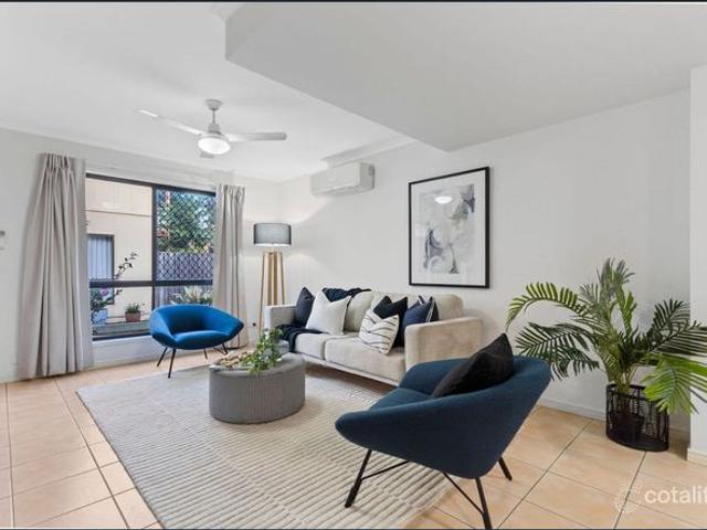 Private, Low Maintenance Townhouse in a Quiet Boutique Complex