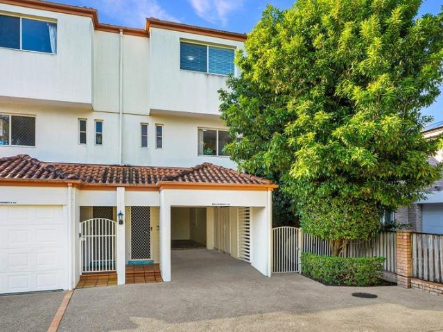 Private, Low Maintenance TSS Precinct Townhouse with Lifestyle Convenience!