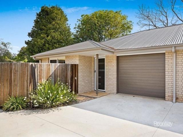Private, Low Maintenance Two Bedroom Unit In Newtown