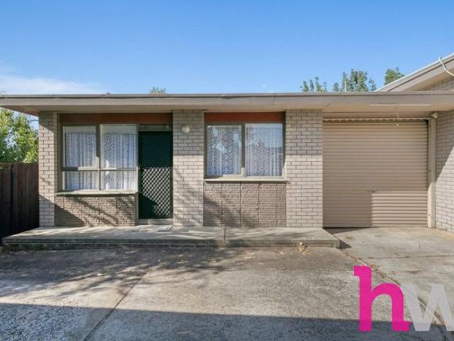 Private, Low Maintenance Living in a Prime Highton Location