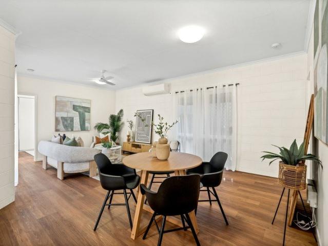 Private Low Set Living, Walking Distance to Townsville Golf Club