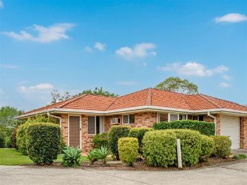 Private Lowset Villa Backing Onto Natural Reserve