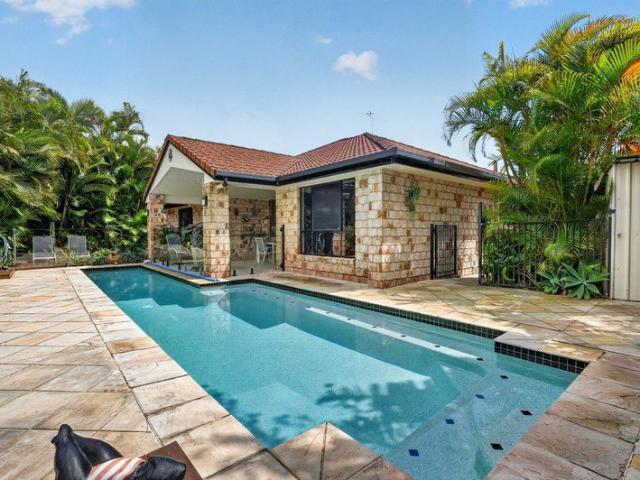 PRIVATE PANDANUS FRAMED LAKESIDE LIVING, MOMENTS FROM THE BEACH