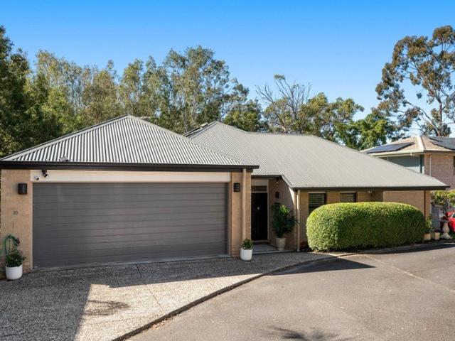 Private parkside family living in exclusive Holland Park enclave