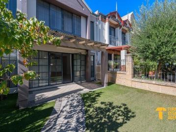 Private Parkside Luxury Moments from the Swan River