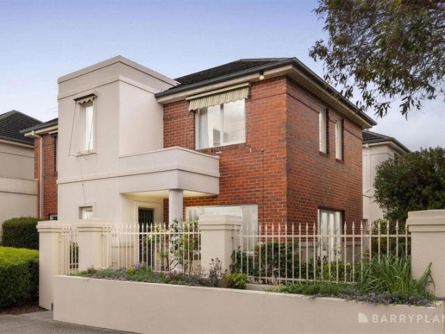Private, Peaceful and Perfectly Positioned for Lifestyle