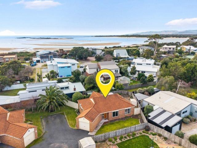 Private, Peaceful & Just Moments from the Beach