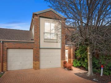 Private, Peaceful Living with Everything Close By