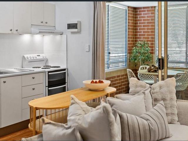 Private & Peaceful Living in the Heart of Greenslopes