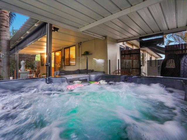 Private, peaceful, pet friendly oasis, only minutes to the beach