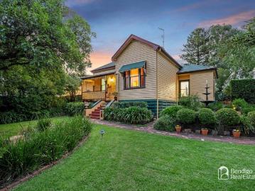 Private period Eden by Lake Weeroona