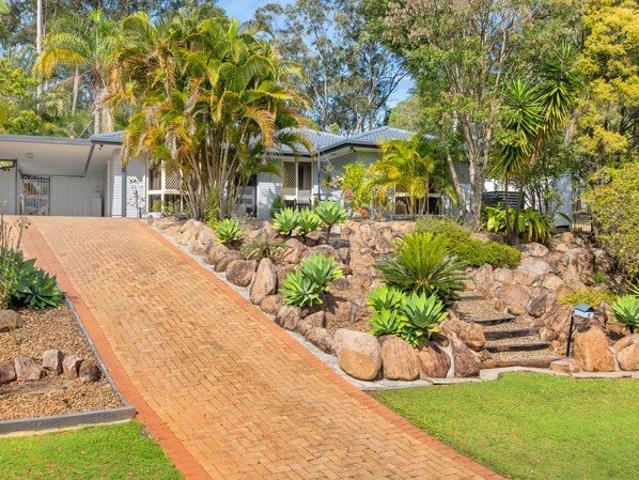 Private Petrie Oasis with Parkland Views