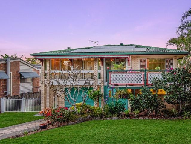 Private Poolside Living, Beautiful Character & Relaxed Entertaining