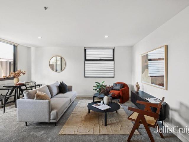 Private, polished and perfectly placed in Richmond