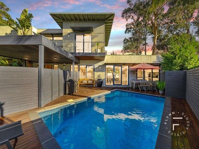 PRIVATE, POLISHED & PERFECTLY PORTSEA